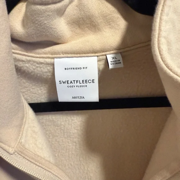 Aritzia Cozy Sweatfleece Boyfriend 1/2 Zip Sweatshirt - Picture 2 of 4